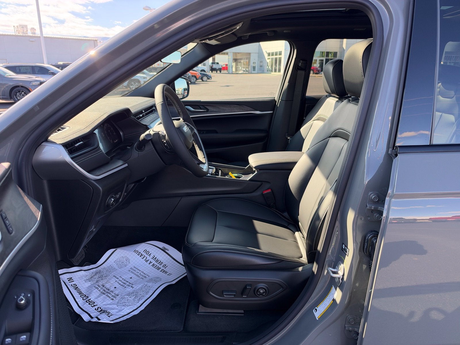 2027 Jeep Grand Cherokee LIMITED 4X4