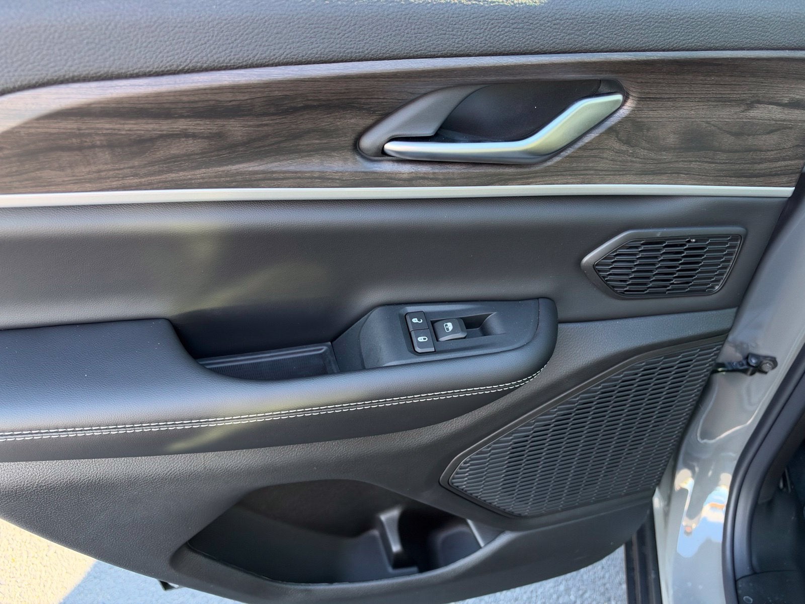 2027 Jeep Grand Cherokee LIMITED 4X4