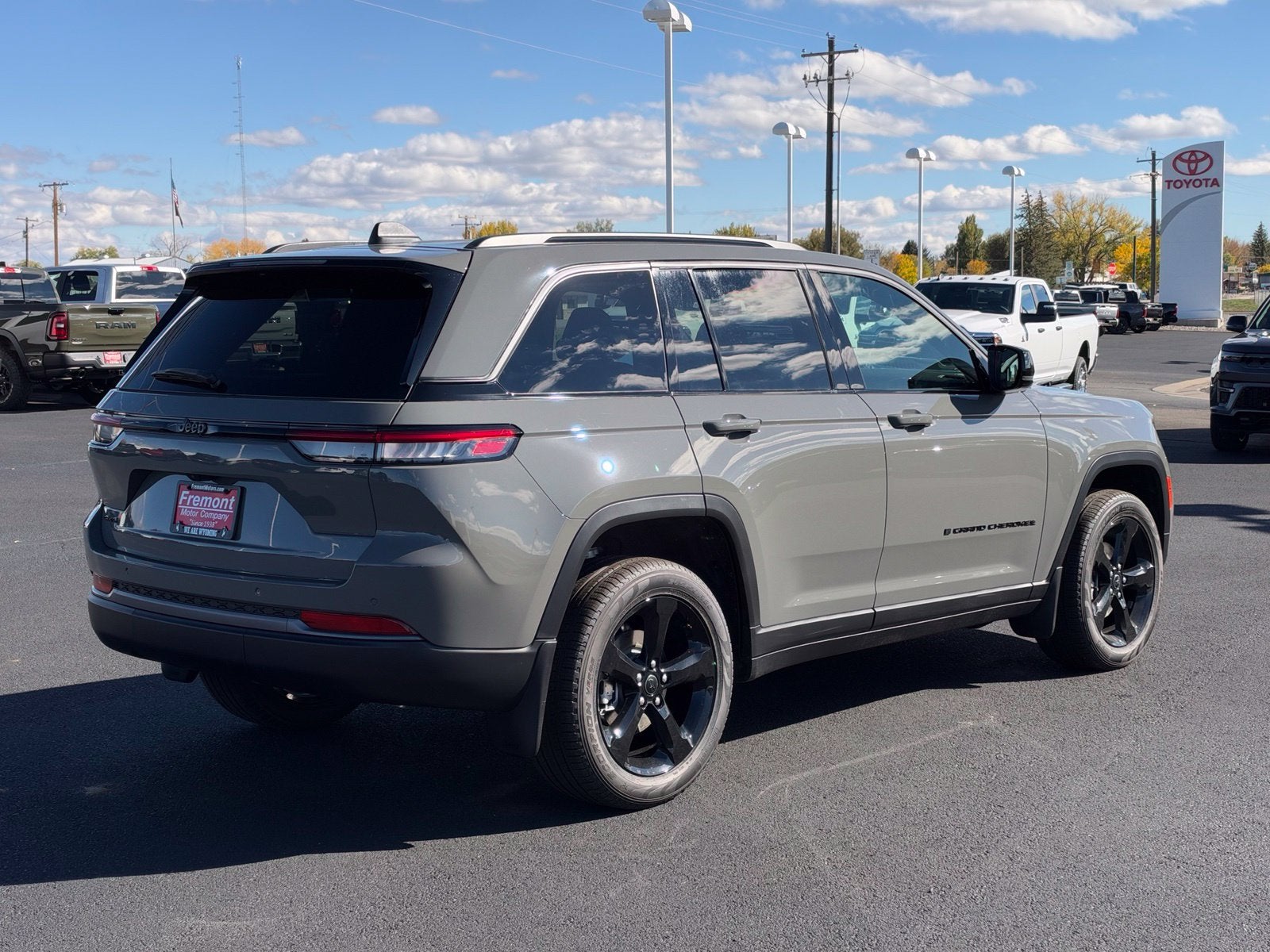 2027 Jeep Grand Cherokee LIMITED 4X4