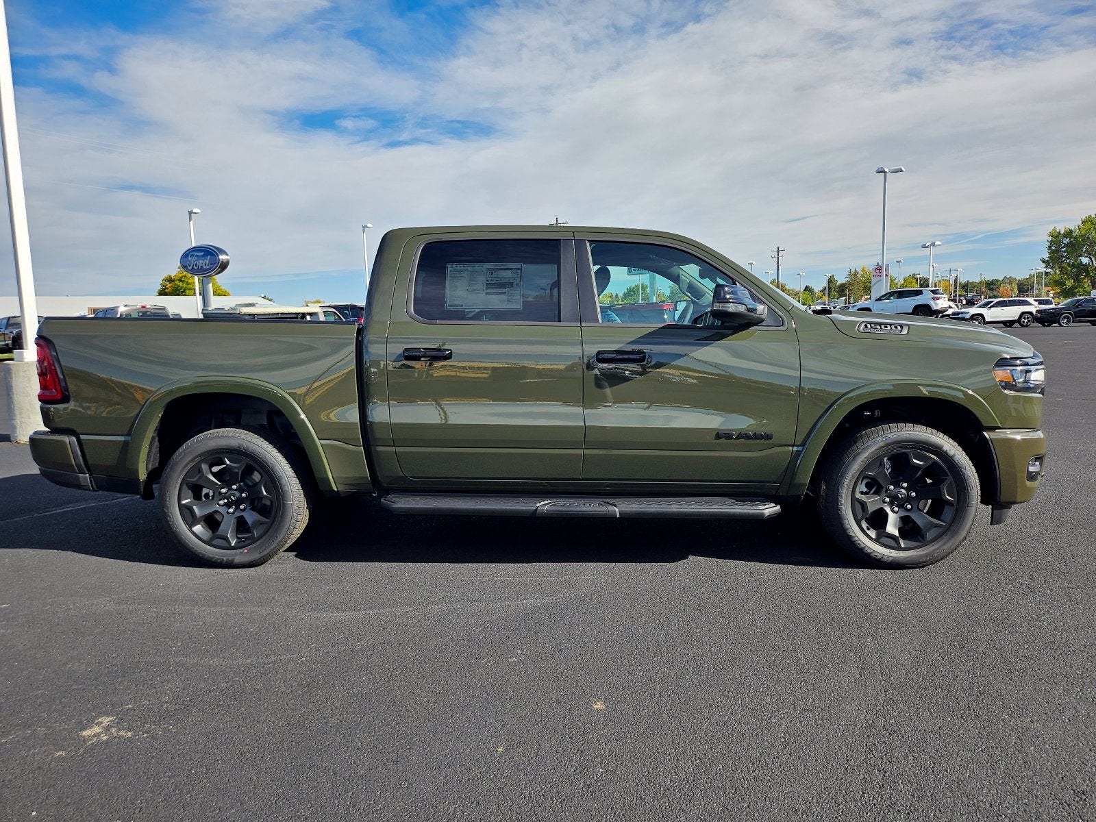 2027 RAM 1500 1500 BIG HORN CREW CAB 4X4 5'7' BOX