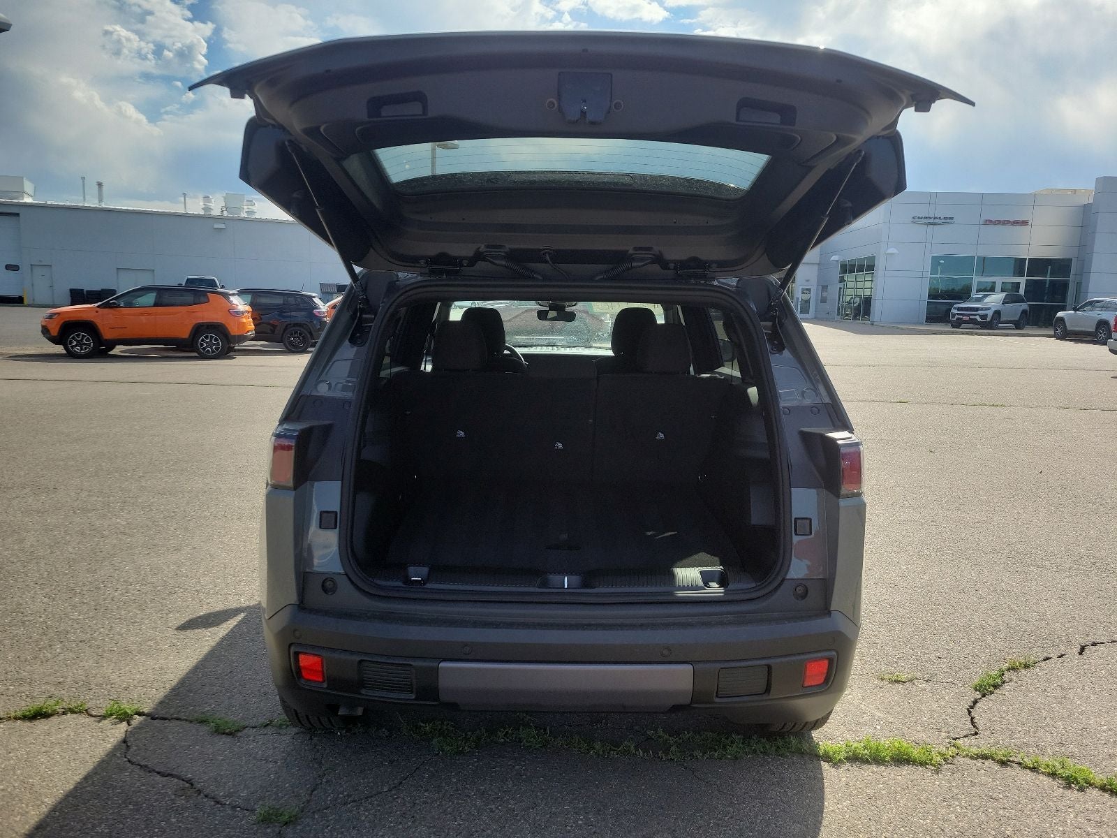 2026 Jeep Cherokee Laredo