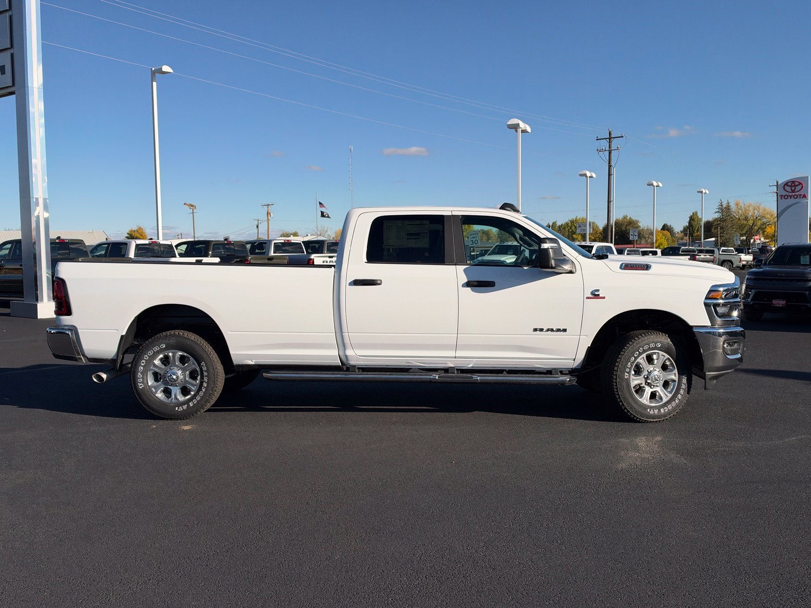 2027 RAM 3500 3500 BIG HORN CREW CAB 4X4 8' BOX