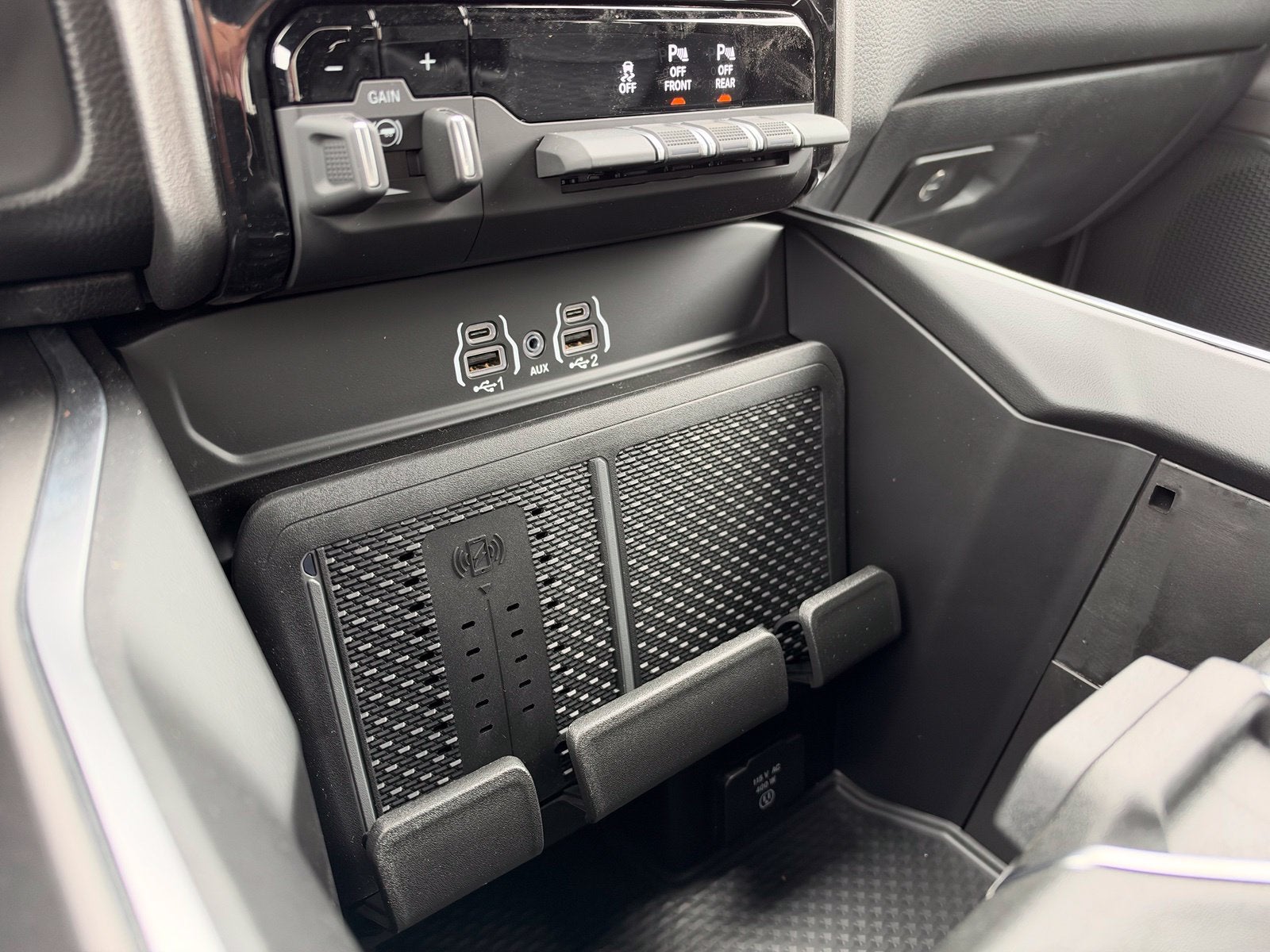 2027 RAM 1500 1500 BIG HORN CREW CAB 4X4 5'7' BOX