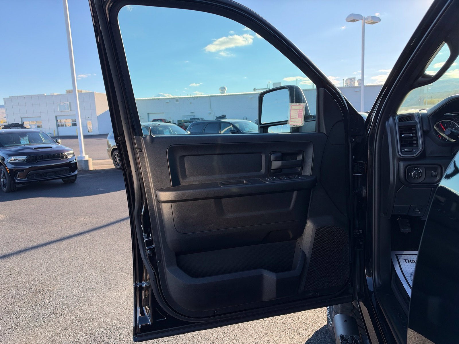 2027 RAM 2500 2500 TRADESMAN CREW CAB 4X4 6'4' BOX