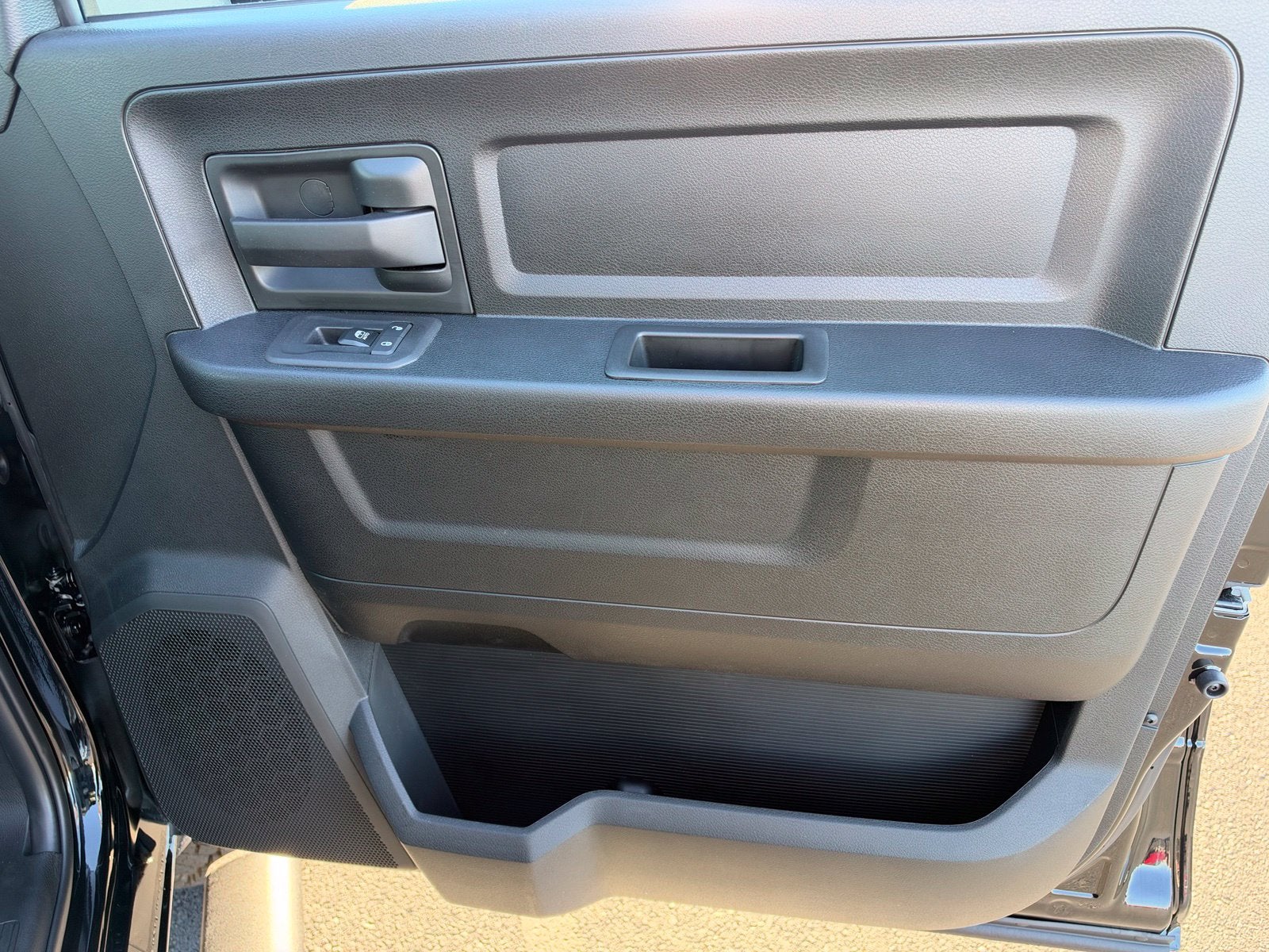 2027 RAM 2500 2500 TRADESMAN CREW CAB 4X4 6'4' BOX
