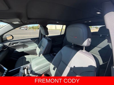 2025 GMC Acadia AT4