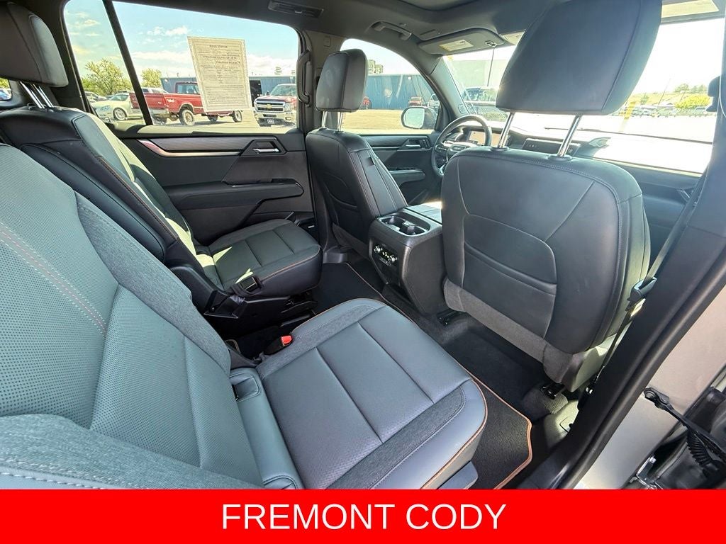 2025 GMC Acadia AT4