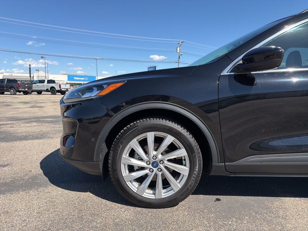 2022 Ford Escape Hybrid Titanium