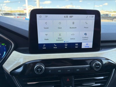2022 Ford Escape Hybrid Titanium