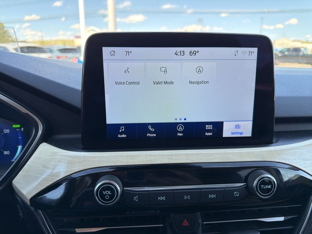 2022 Ford Escape Hybrid Titanium