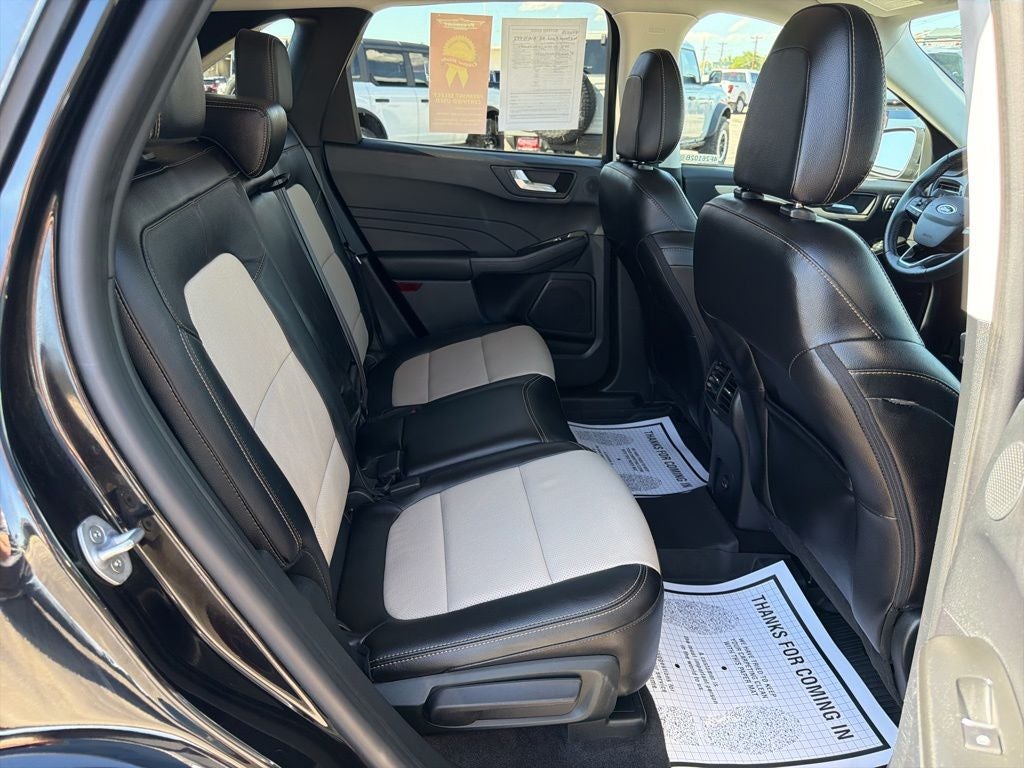 2022 Ford Escape Hybrid Titanium