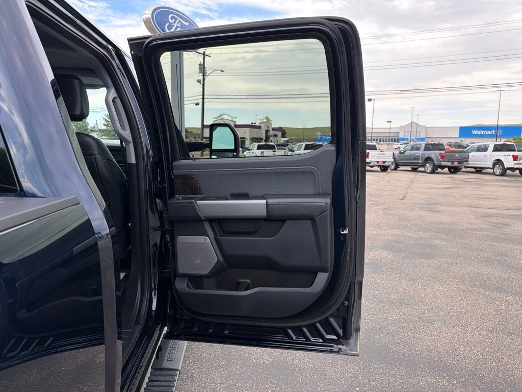 2023 Ford F-350SD Lariat Sport