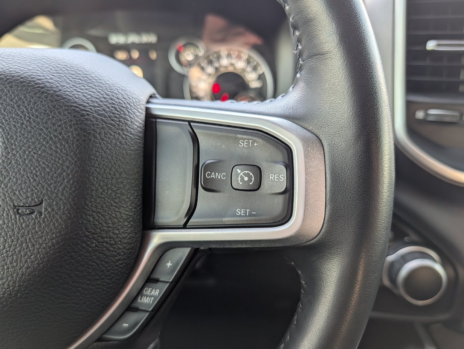 2023 RAM 1500 Big Horn Crew Cab 4x4 5'7' Box