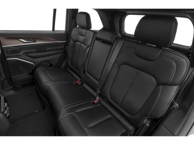 2027 Jeep Grand Cherokee Laredo